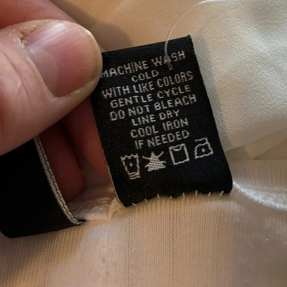 Kristen Nicole, 3XL women’s white tank top decorative buttons on the back - Picture 3 of 5